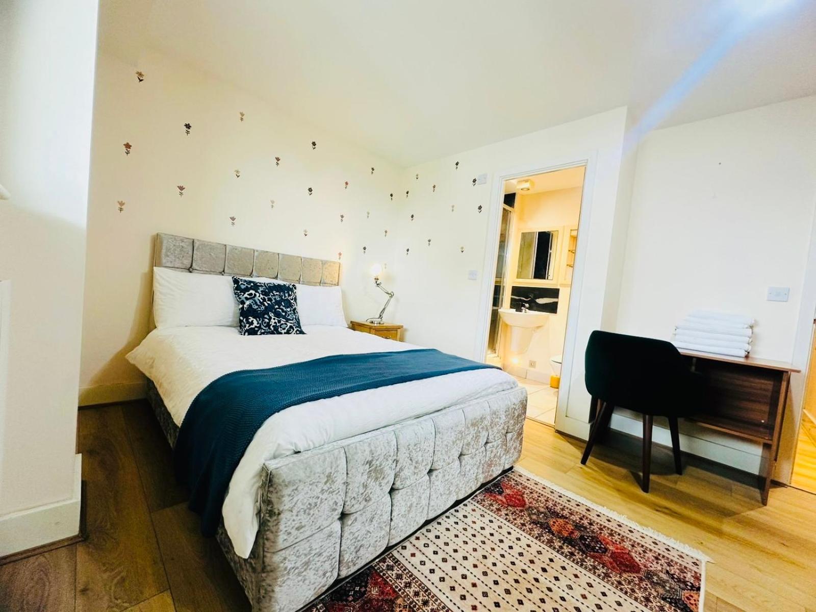 Modern 2Bed 2Bath Apartment Canary Wharf - Upto 5 Person London Exterior photo