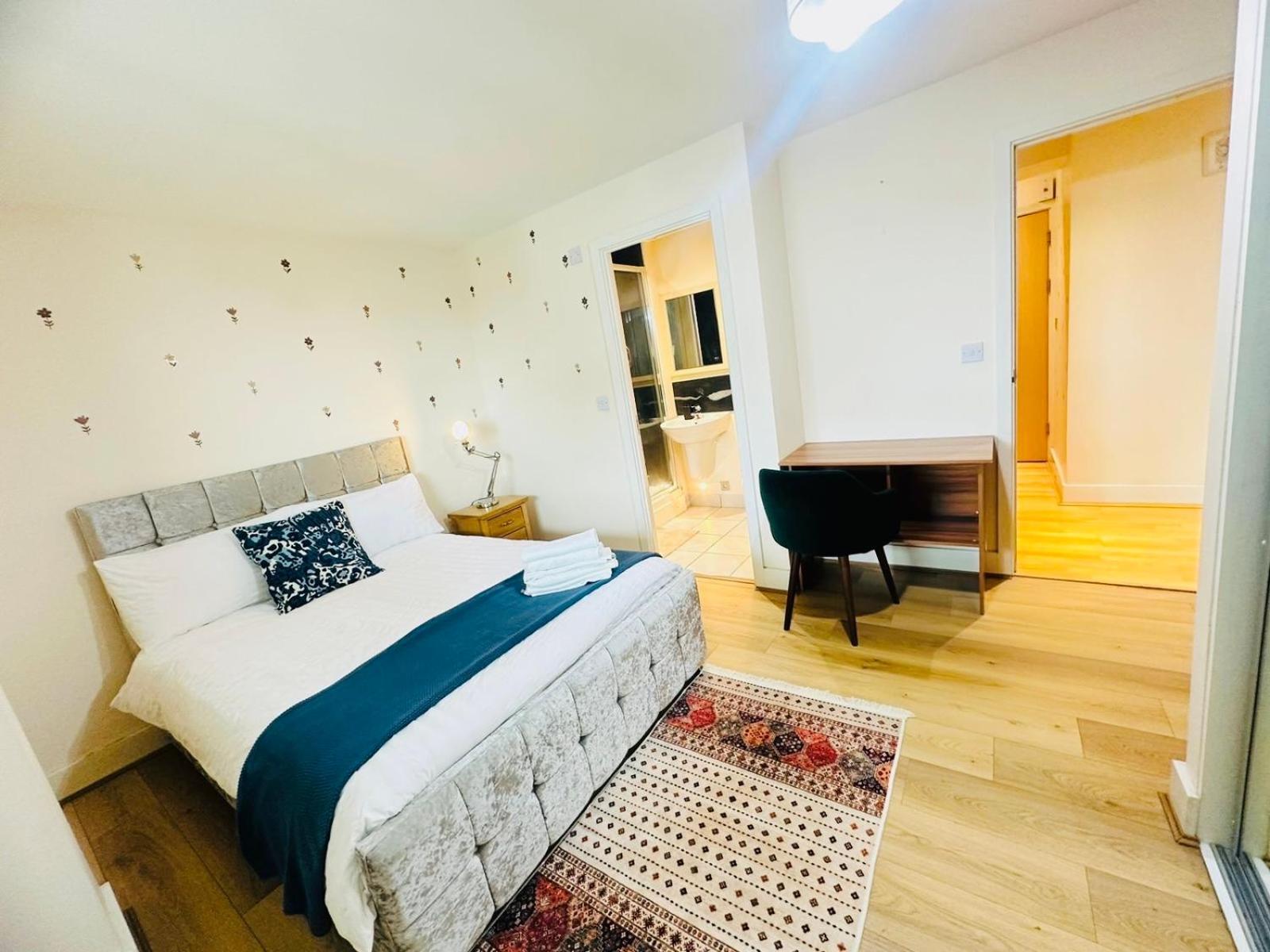 Modern 2Bed 2Bath Apartment Canary Wharf - Upto 5 Person London Exterior photo